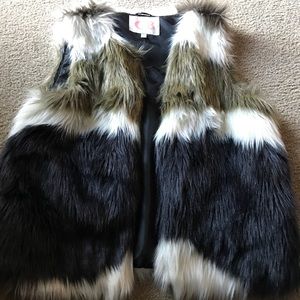 GB fur vest